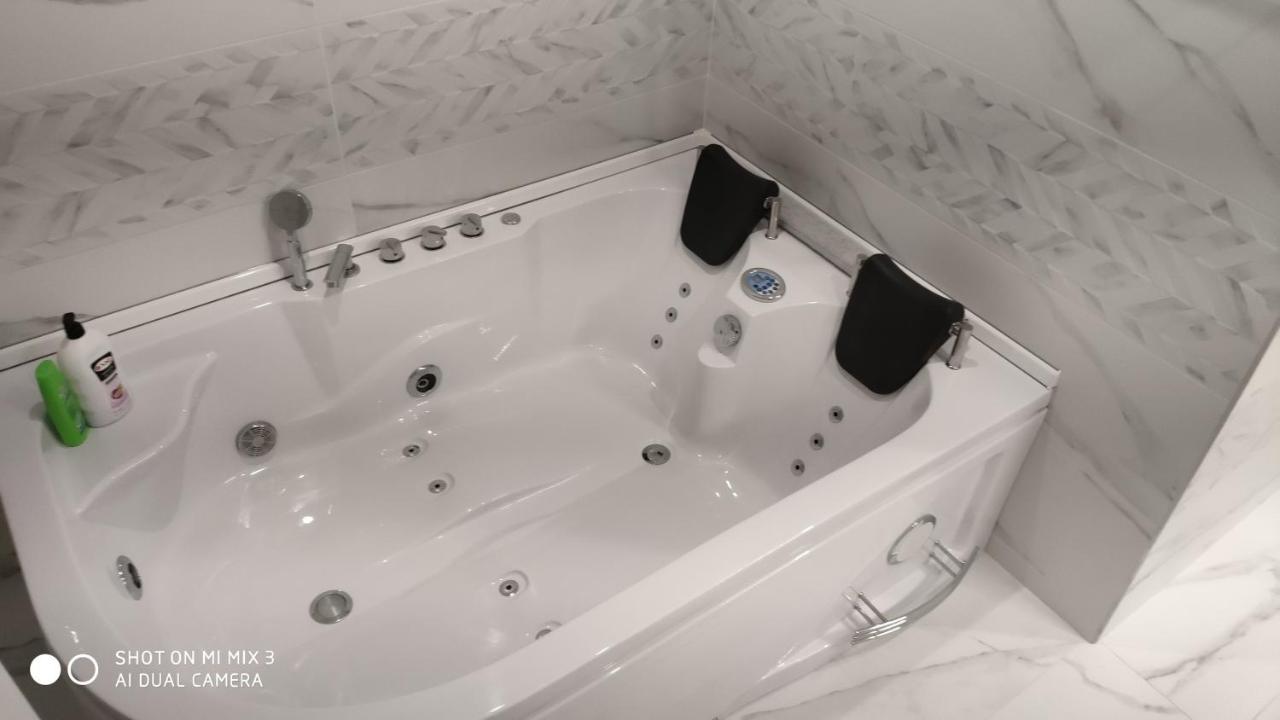 Aparthotel White House Bielce Zewnętrze zdjęcie